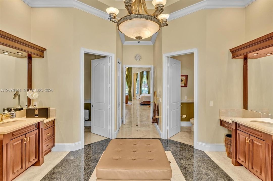 For Sale: $5,395,000 (7 beds, 6 baths, 7657 Square Feet)