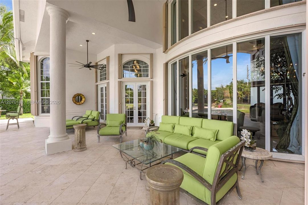 For Sale: $5,395,000 (7 beds, 6 baths, 7657 Square Feet)