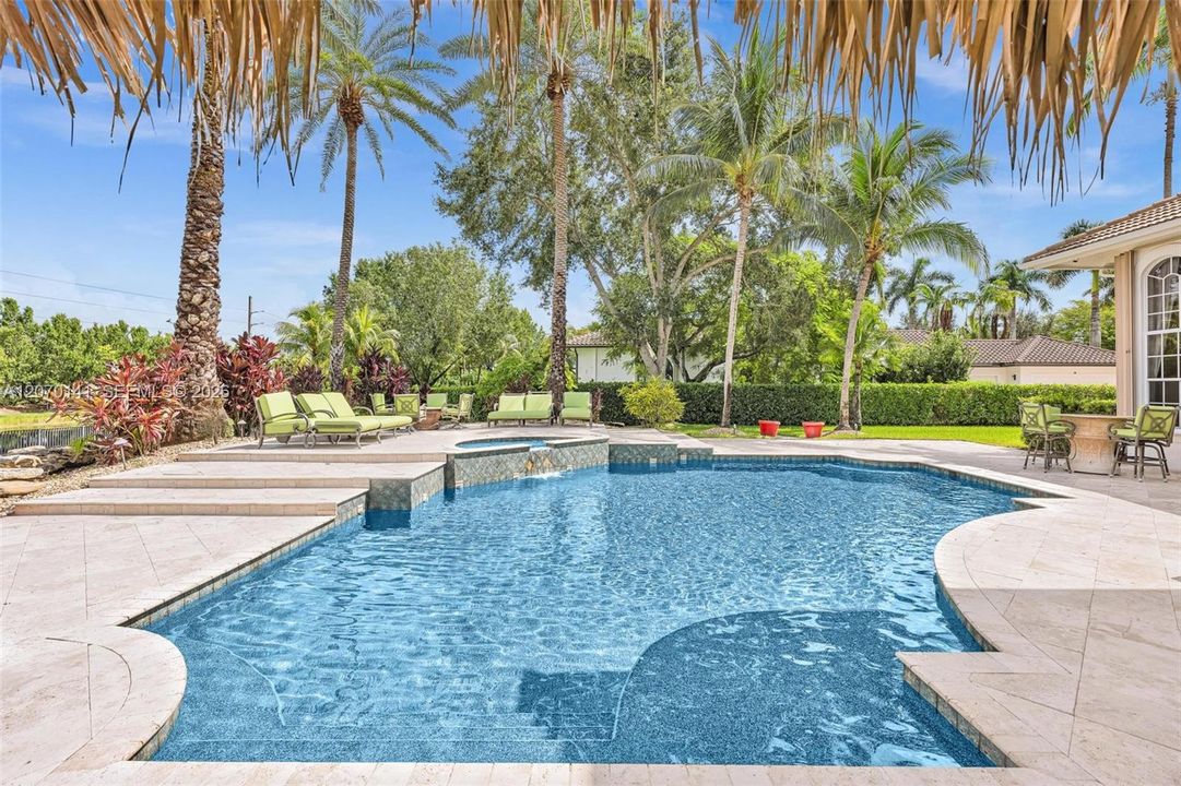 For Sale: $5,395,000 (7 beds, 6 baths, 7657 Square Feet)