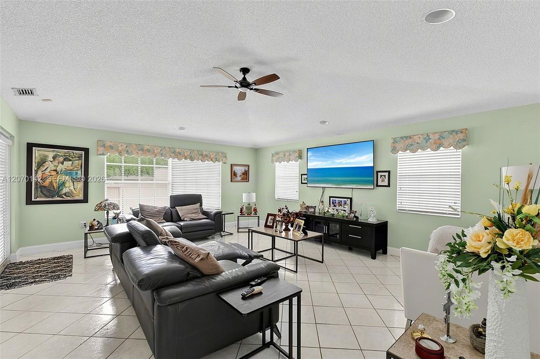 For Sale: $799,990 (4 beds, 2 baths, 2976 Square Feet)