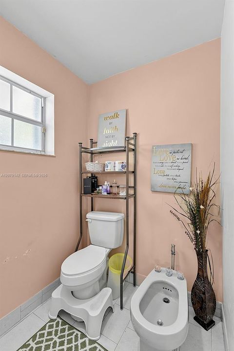 For Sale: $799,990 (4 beds, 2 baths, 2976 Square Feet)