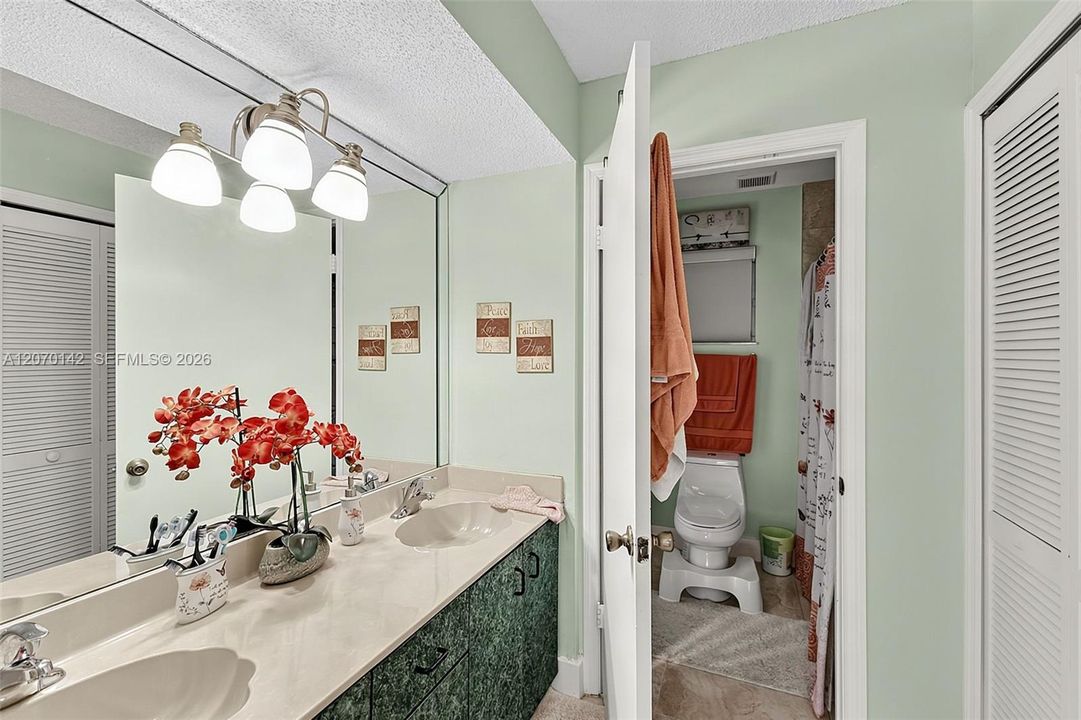 For Sale: $799,990 (4 beds, 2 baths, 2976 Square Feet)