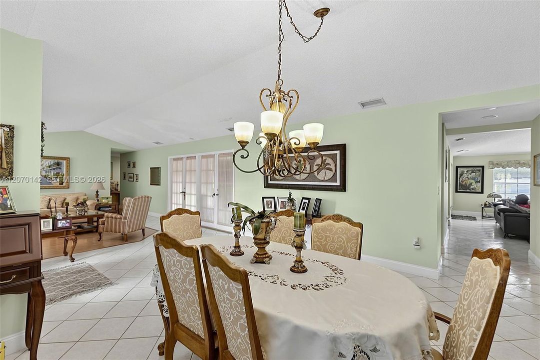 For Sale: $799,990 (4 beds, 2 baths, 2976 Square Feet)