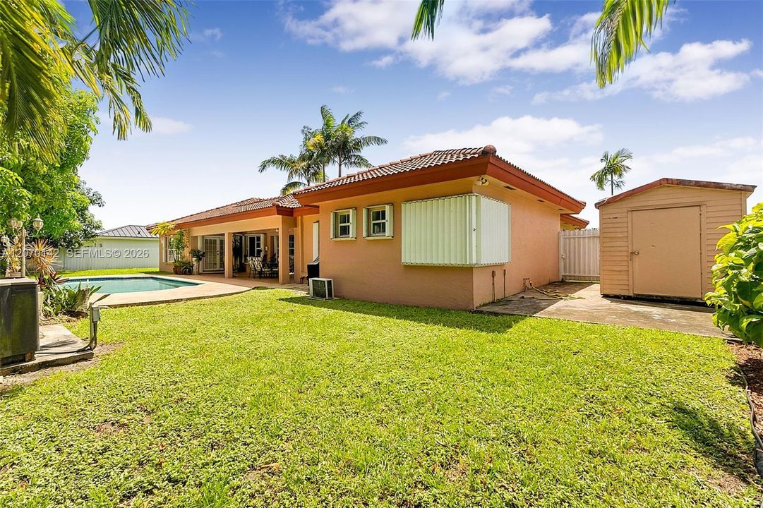 For Sale: $799,990 (4 beds, 2 baths, 2976 Square Feet)