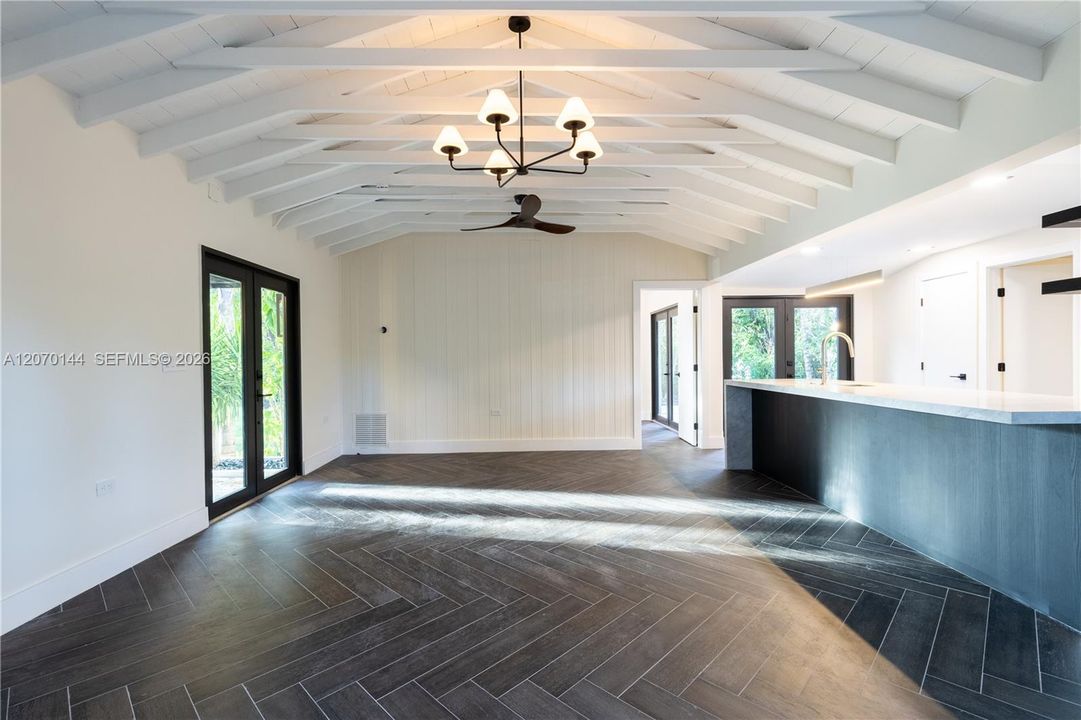 For Sale: $1,149,999 (0.25 acres)