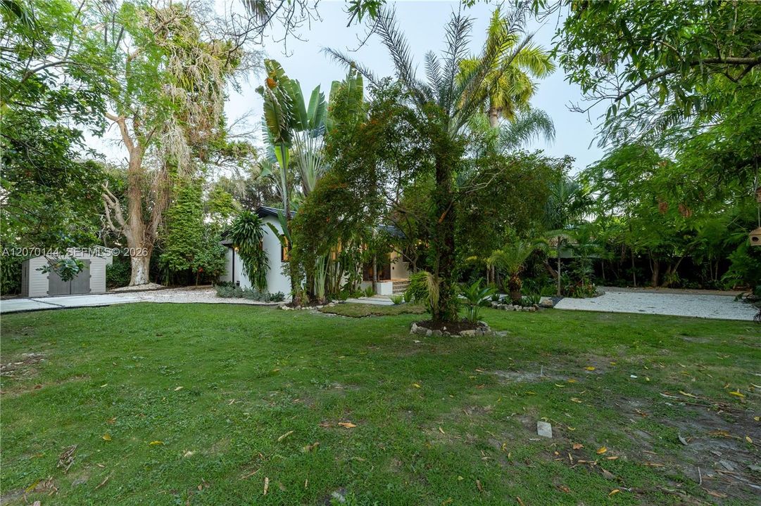 For Sale: $1,149,999 (0.25 acres)