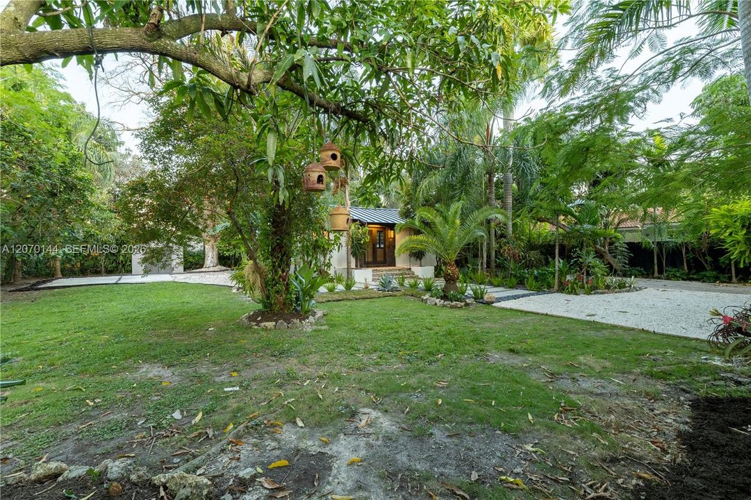 For Sale: $1,149,999 (0.25 acres)