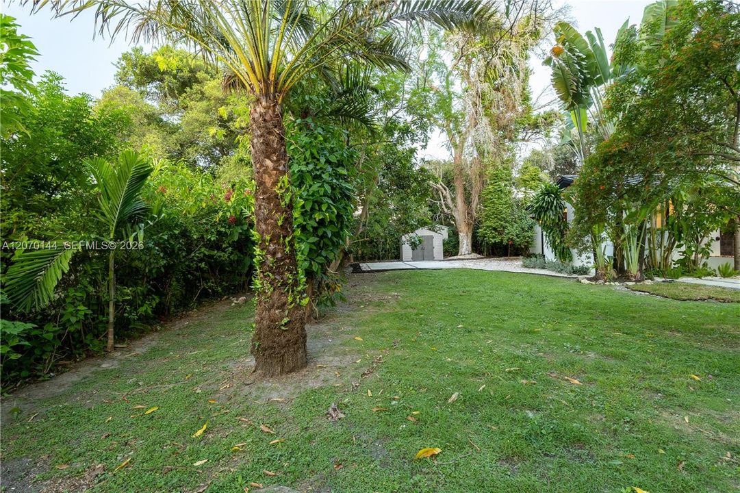 For Sale: $1,149,999 (0.25 acres)