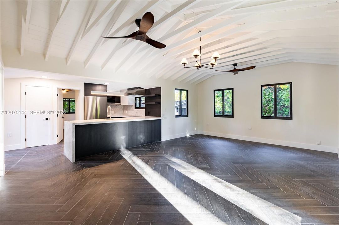 For Sale: $1,149,999 (0.25 acres)