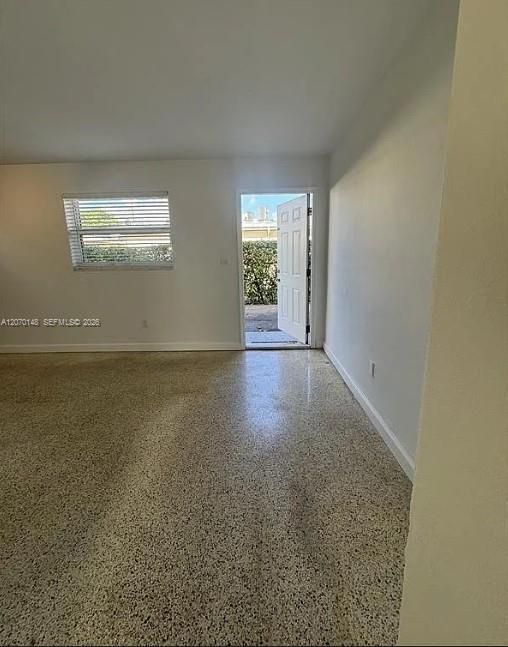 For Rent: $1,600 (1 beds, 1 baths, 4176 Square Feet)