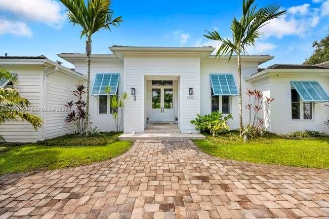 For Sale: $2,995,000 (5 beds, 5 baths, 3754 Square Feet)