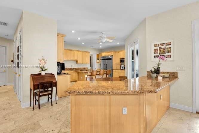 For Sale: $2,995,000 (5 beds, 5 baths, 3754 Square Feet)