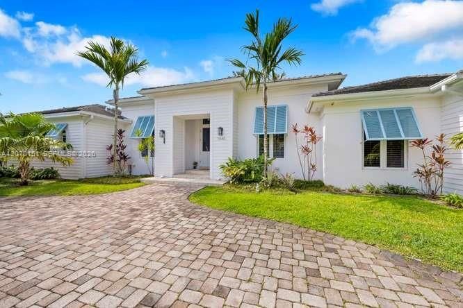 For Sale: $2,995,000 (5 beds, 5 baths, 3754 Square Feet)