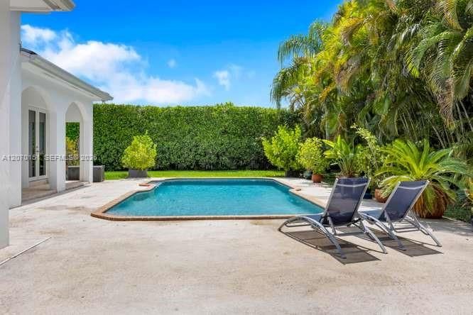 For Sale: $2,995,000 (5 beds, 5 baths, 3754 Square Feet)