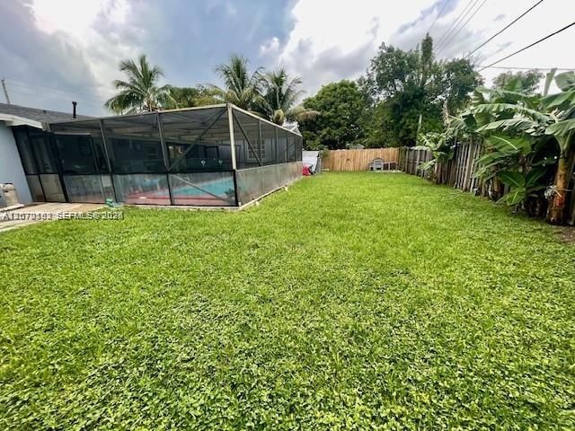 For Sale: $850,000 (5 beds, 4 baths, 1508 Square Feet)
