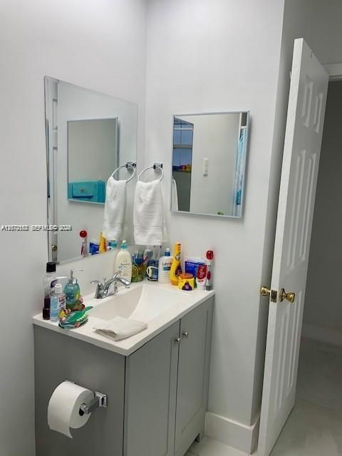For Sale: $850,000 (5 beds, 4 baths, 1508 Square Feet)