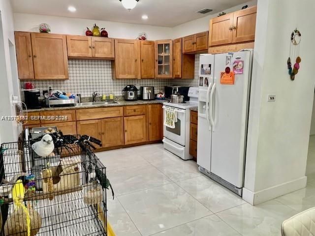 For Sale: $850,000 (5 beds, 4 baths, 1508 Square Feet)