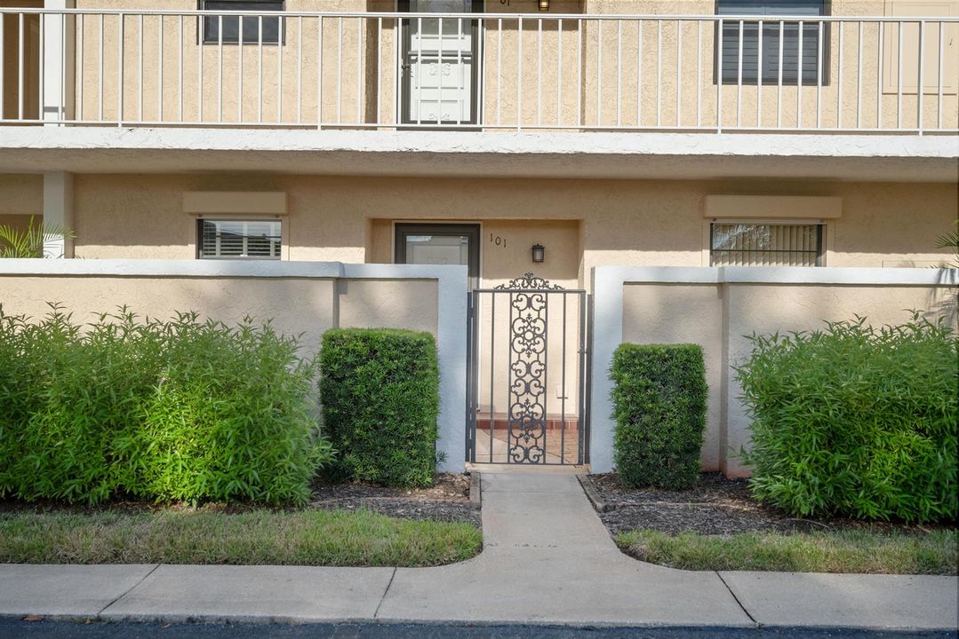 300 N A1A 101M front elevation