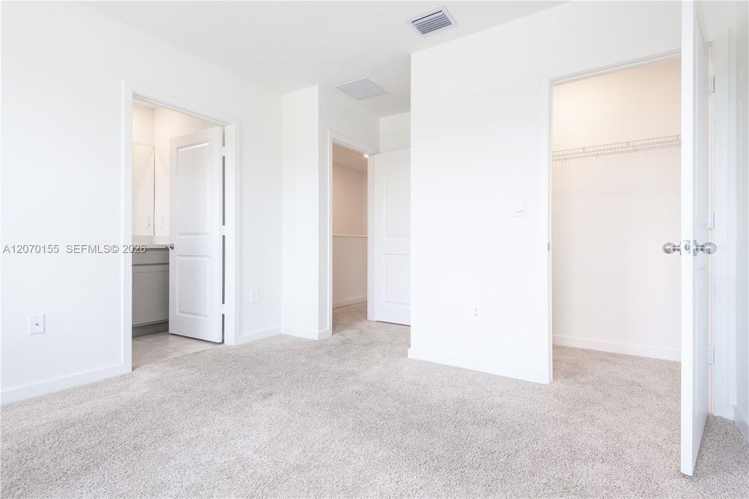 En Venta: $315,000 (3 camas, 2 baños, 1451 Pies cuadrados)