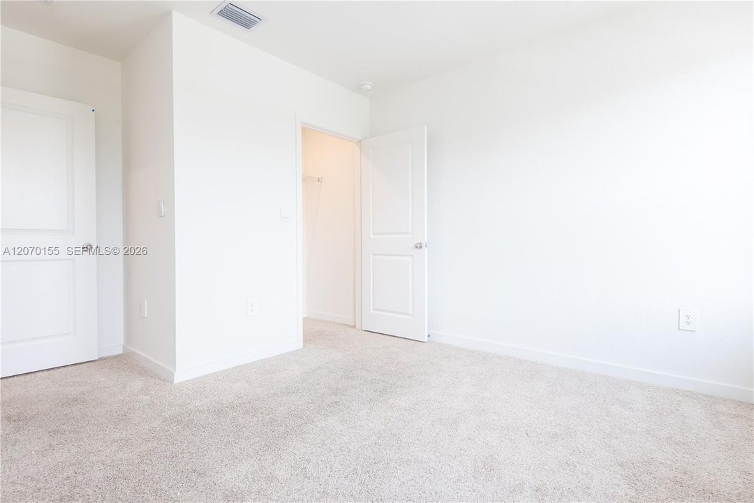 En Venta: $315,000 (3 camas, 2 baños, 1451 Pies cuadrados)