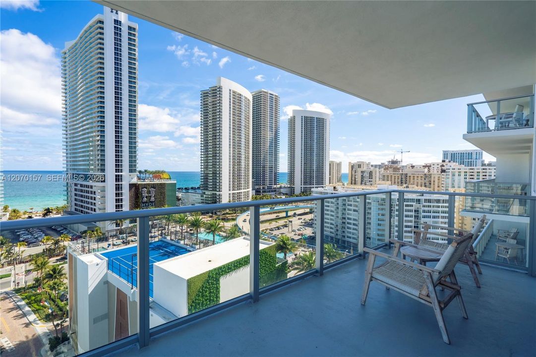 For Sale: $730,000 (2 beds, 2 baths, 1075 Square Feet)