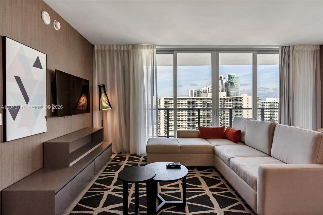 For Sale: $730,000 (2 beds, 2 baths, 1075 Square Feet)