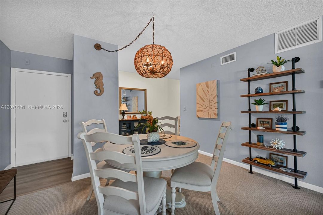 For Sale: $185,000 (1 beds, 1 baths, 750 Square Feet)