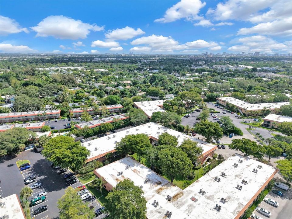 For Sale: $185,000 (1 beds, 1 baths, 750 Square Feet)