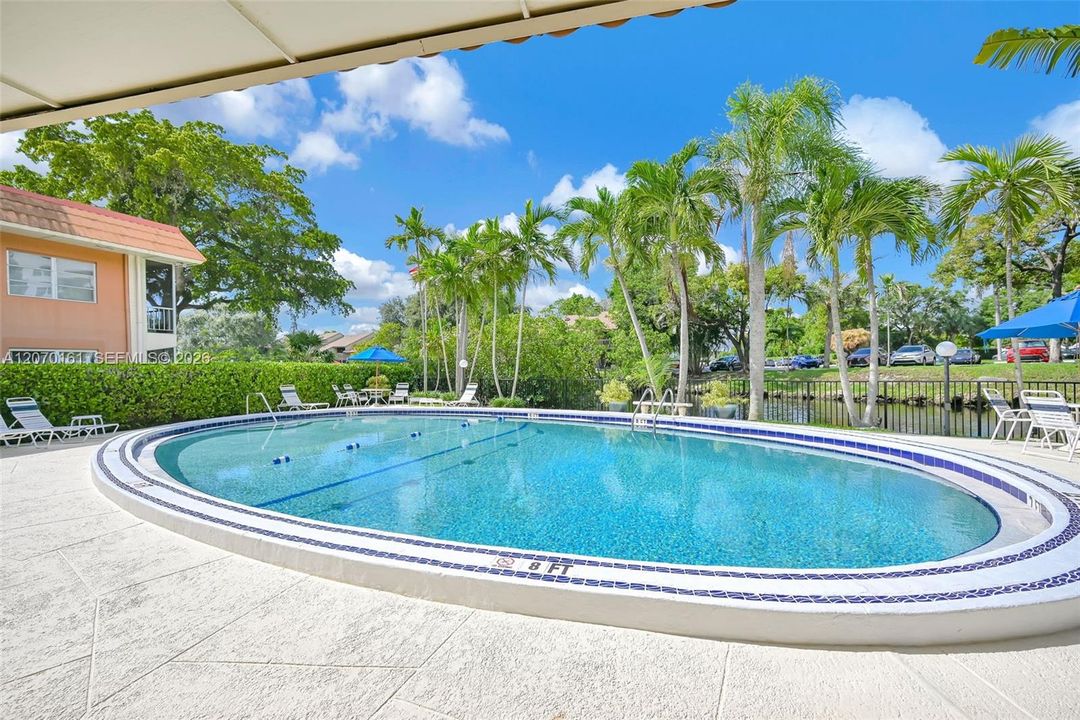 For Sale: $185,000 (1 beds, 1 baths, 750 Square Feet)