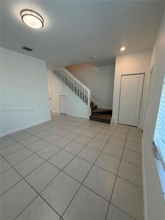 For Rent: $2,700 (3 beds, 2 baths, 1393 Square Feet)