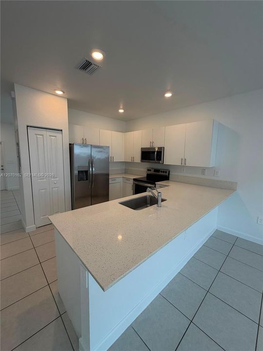 For Rent: $2,700 (3 beds, 2 baths, 1393 Square Feet)