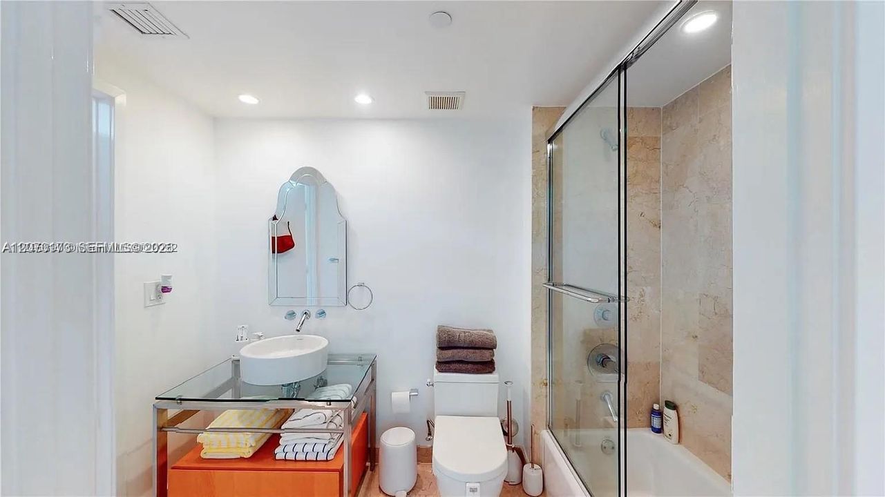 For Rent: $5,999 (2 beds, 2 baths, 1700 Square Feet)