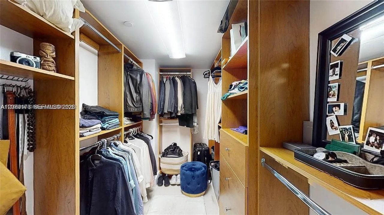 For Rent: $5,999 (2 beds, 2 baths, 1700 Square Feet)