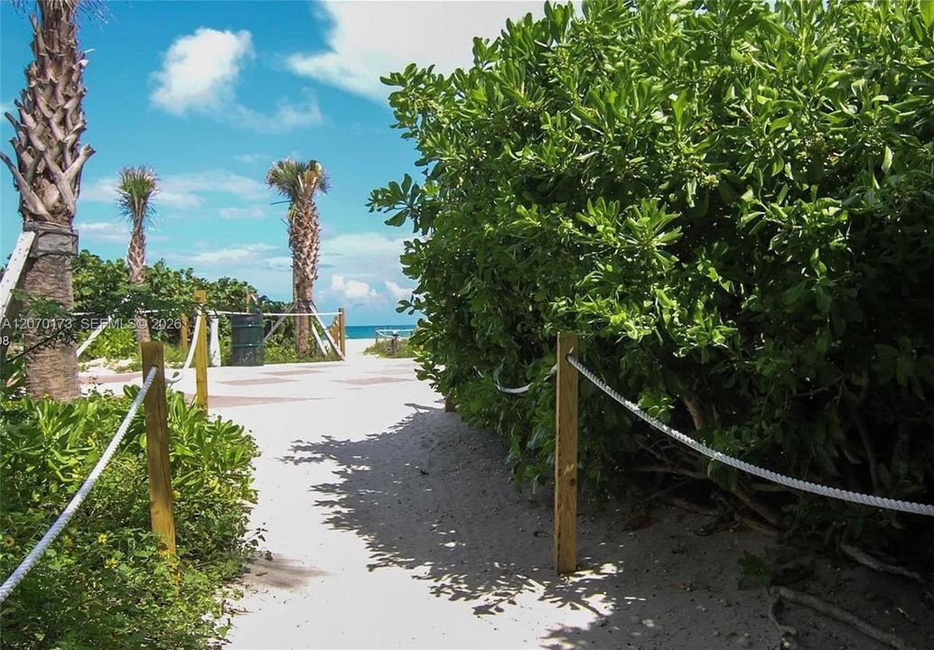 For Rent: $5,999 (2 beds, 2 baths, 1700 Square Feet)