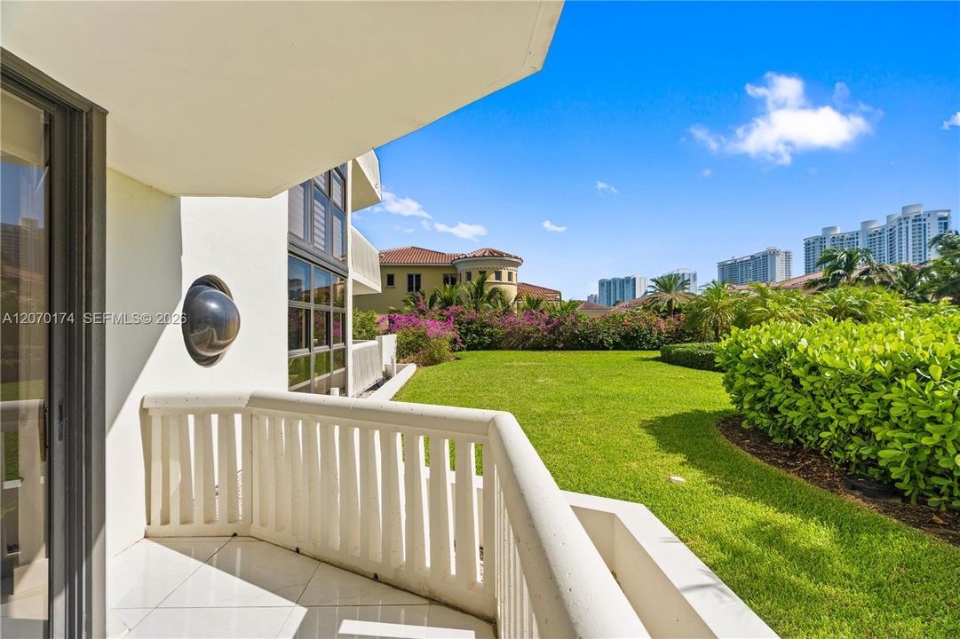 En Venta: $850,000 (3 camas, 2 baños, 1880 Pies cuadrados)