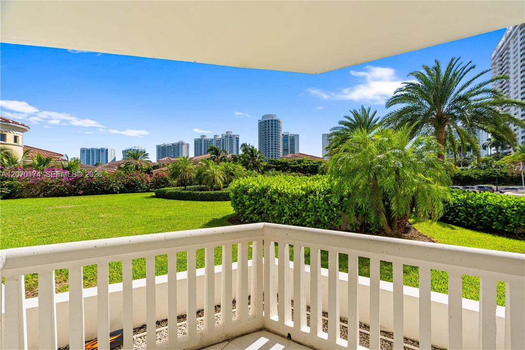 En Venta: $850,000 (3 camas, 2 baños, 1880 Pies cuadrados)