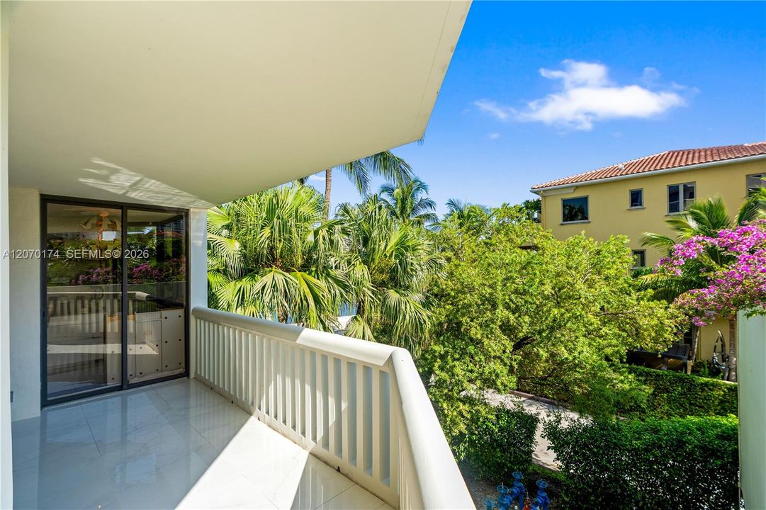 En Venta: $850,000 (3 camas, 2 baños, 1880 Pies cuadrados)