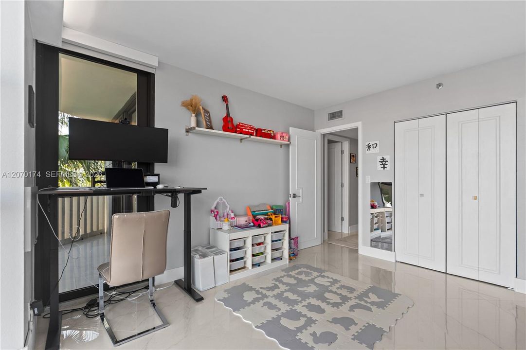 En Venta: $850,000 (3 camas, 2 baños, 1880 Pies cuadrados)