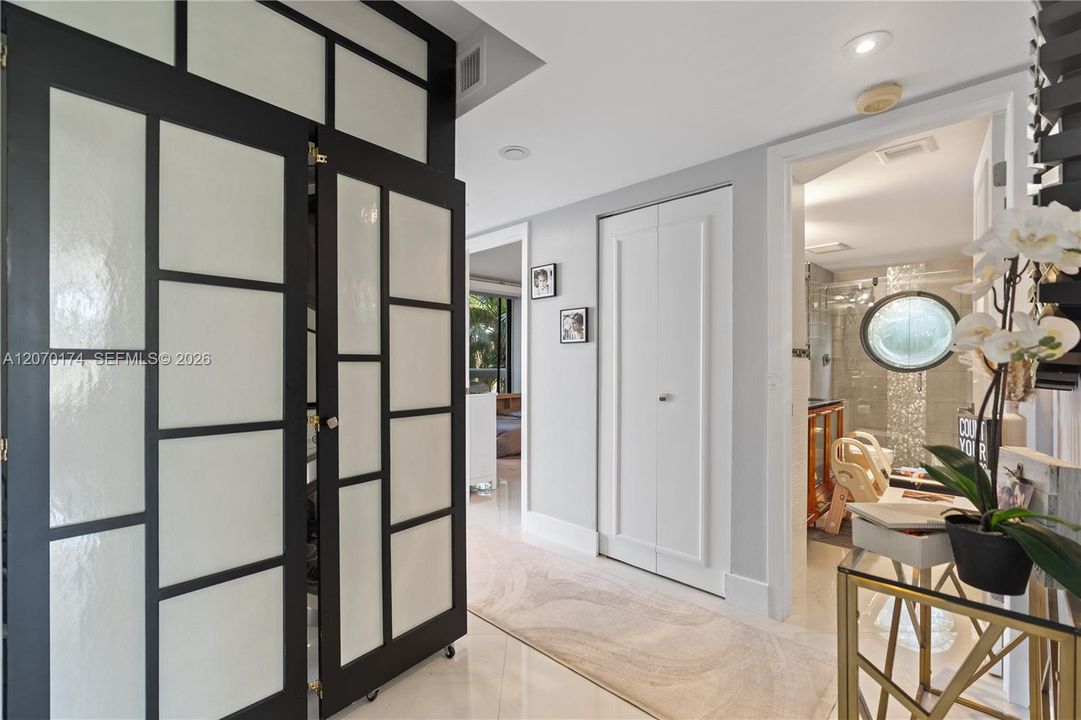 En Venta: $850,000 (3 camas, 2 baños, 1880 Pies cuadrados)