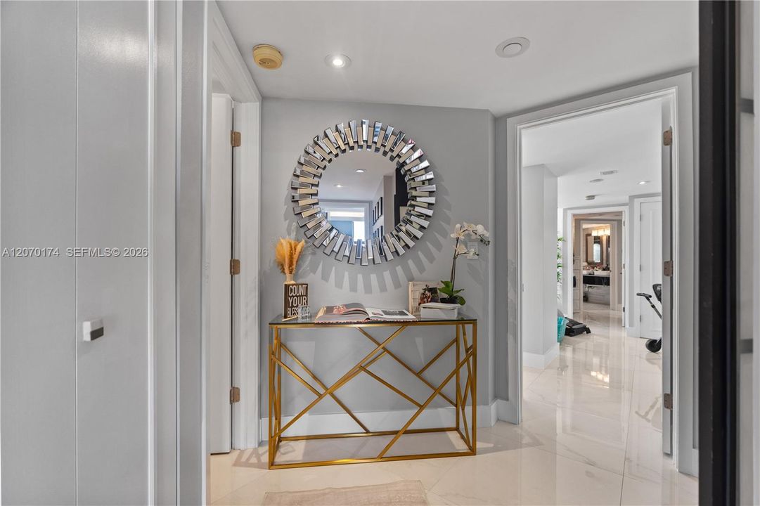 En Venta: $850,000 (3 camas, 2 baños, 1880 Pies cuadrados)
