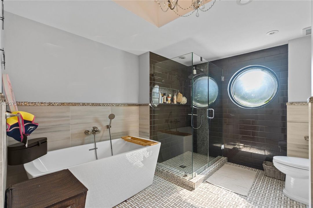 En Venta: $850,000 (3 camas, 2 baños, 1880 Pies cuadrados)