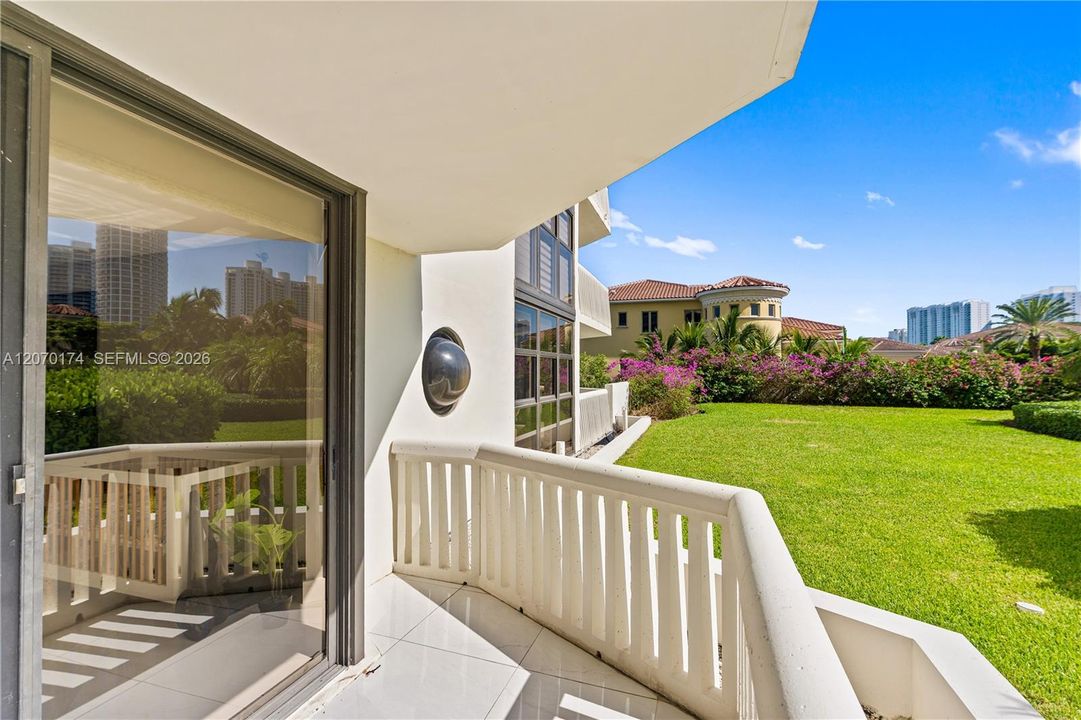 En Venta: $850,000 (3 camas, 2 baños, 1880 Pies cuadrados)
