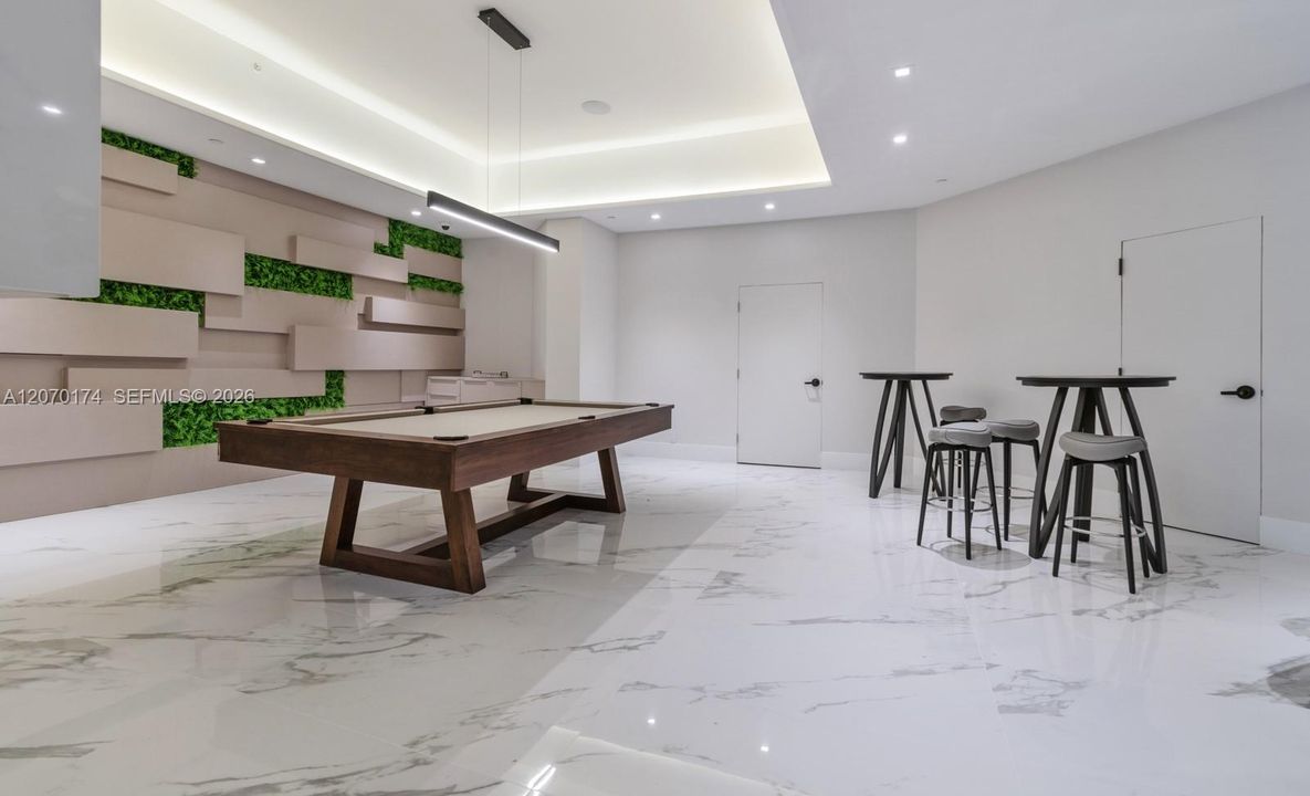 En Venta: $850,000 (3 camas, 2 baños, 1880 Pies cuadrados)