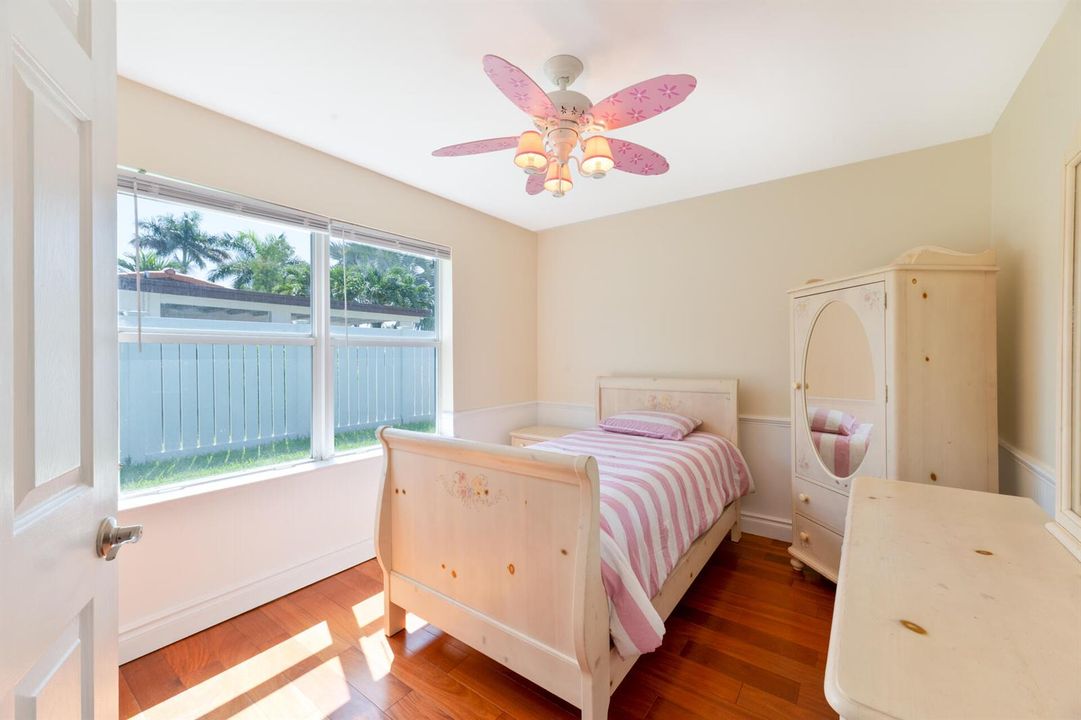 20260817 - 821 SE 16th St - MR-24