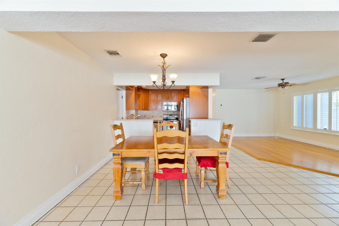 20260817 - 821 SE 16th St - MR-9