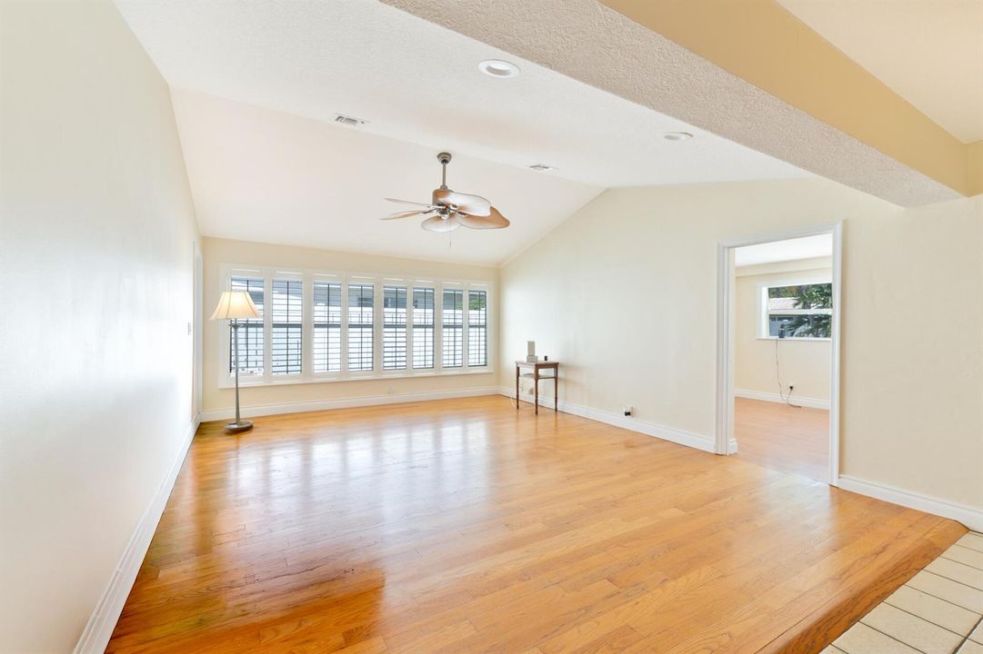 20260817 - 821 SE 16th St - MR-13