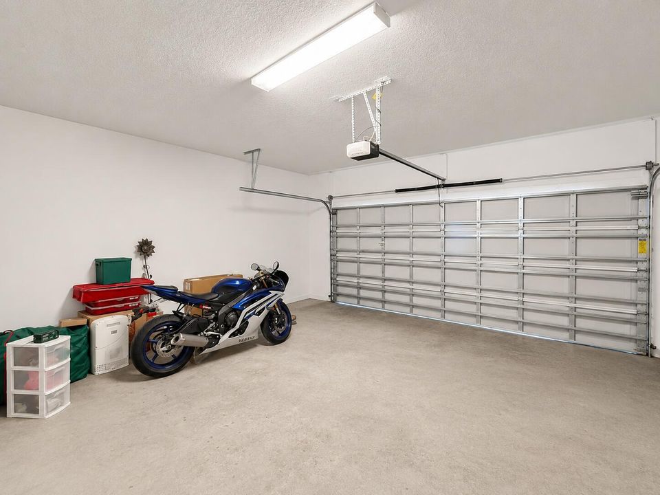 2 CAR PARKING