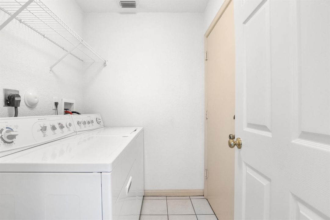 4912 NW 55th Blvd-14