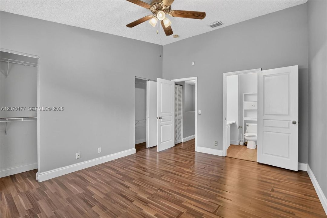 For Sale: $340,000 (2 beds, 2 baths, 1110 Square Feet)
