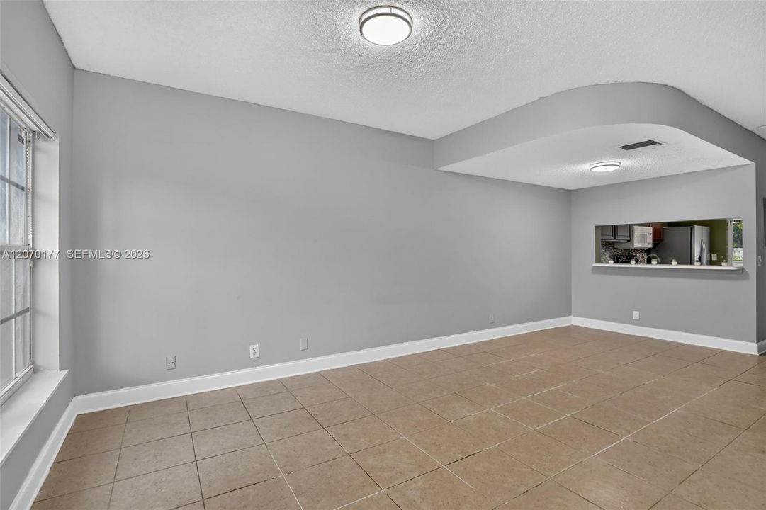 For Sale: $340,000 (2 beds, 2 baths, 1110 Square Feet)